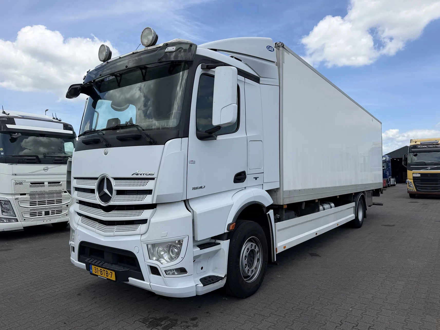 Mercedes-Benz Antos 1830 2016 - Euro 6 Koffer 910 CM afbeelding 1