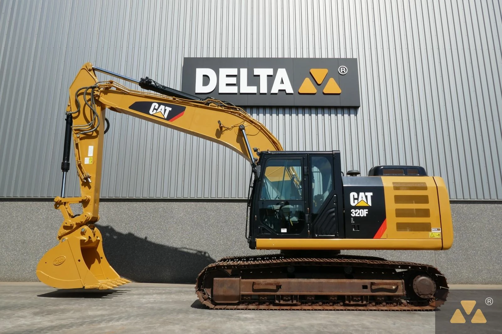 Caterpillar 2017 - 320FL afbeelding 1