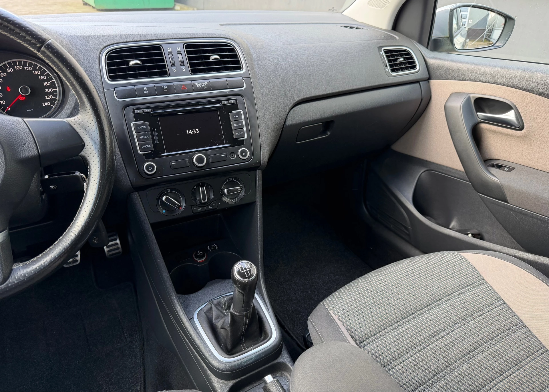 Volkswagen Polo 2011 - 1.4-16V Cross bj.2011 Navi|Trekh|Cc|Nap. zdjęcie 17