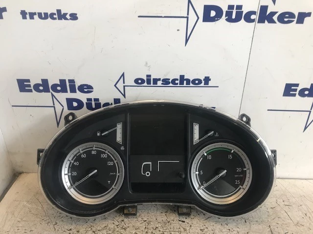 DAF 2015 - 1980452-2178608 INSTRUMENTENPANEEL CF/XF EURO 6 (MORE PIECES IN STOCK) afbeelding 1