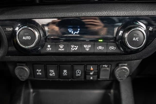 Toyota Hilux 2020 - 2.4 D 4WD | 150 PK | LED | Camera | Cruise | Navi | Climatronic | Trekhaak image 21