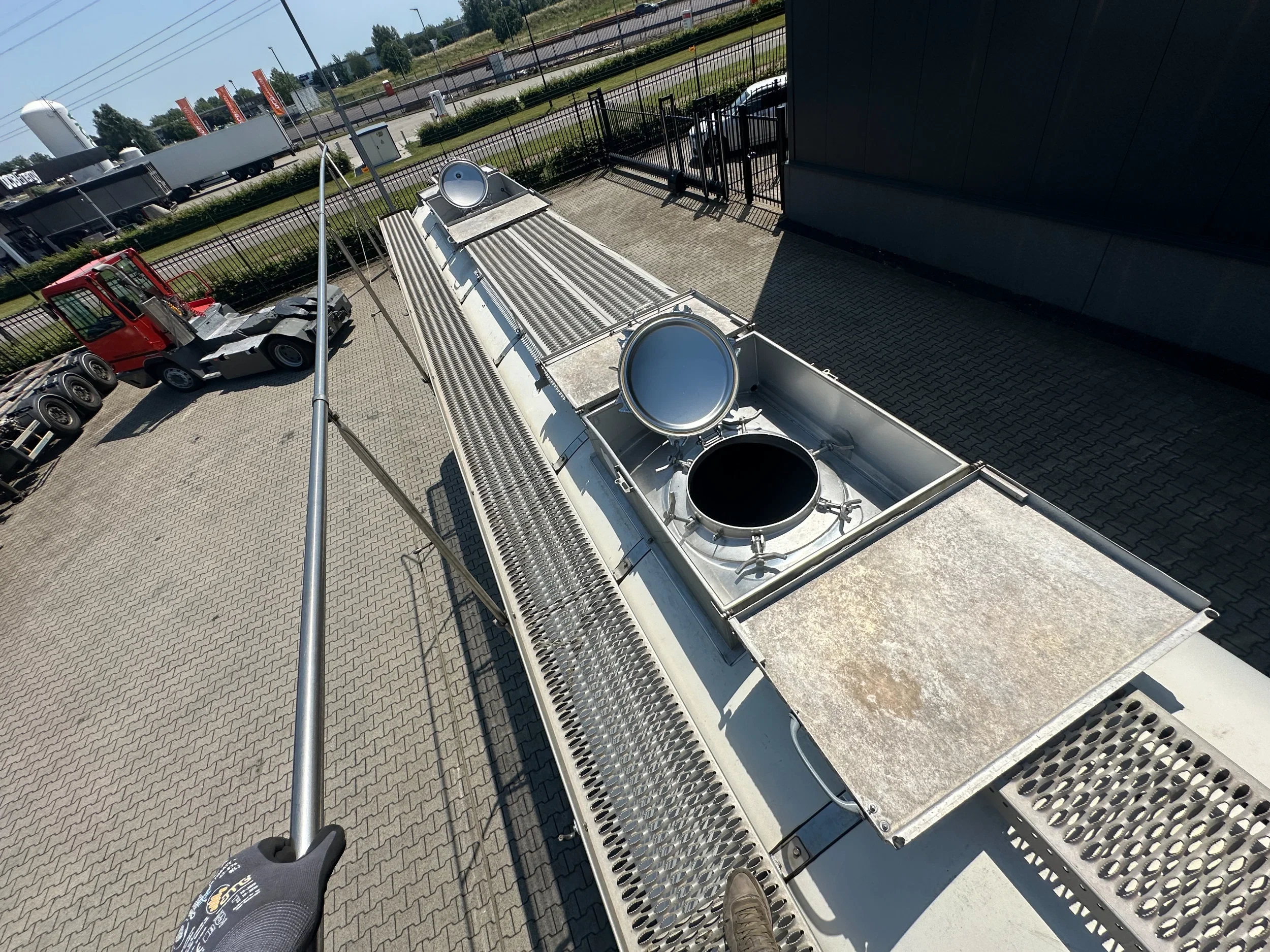 Van Hool 2014 - FOOD / RVS chassis / empty weight: 5.860kg / 29.500L / 1-comp.+ 1 baffel / discbrakes / NL / APK: 05/2027 afbeelding 31