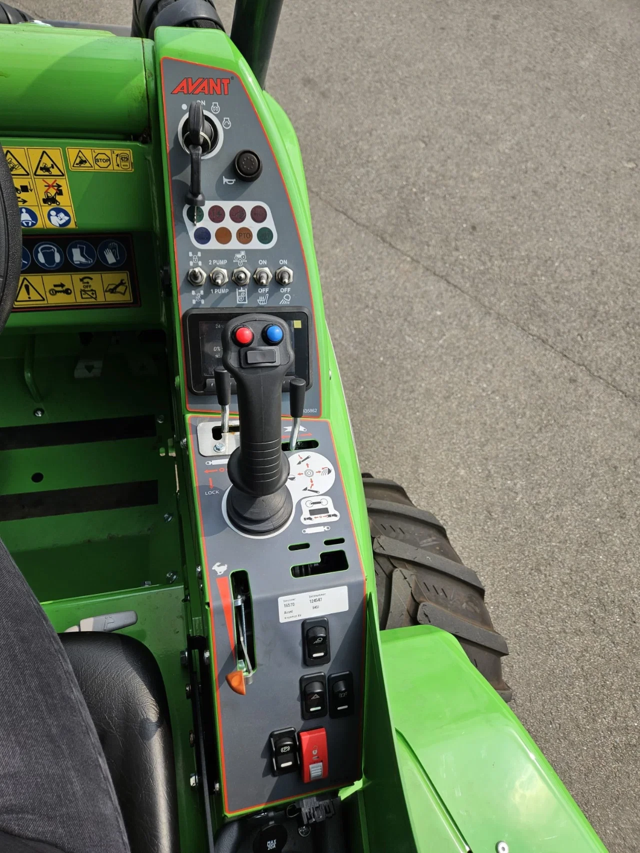 Avant 2024 - 645i TDL+ mini-shovel afbeelding 33