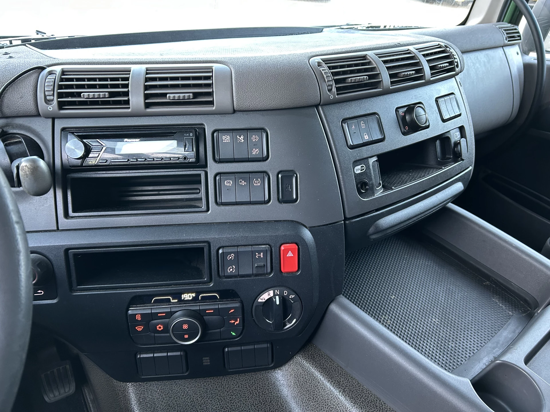 DAF CF 410 FT 2019 - Comfort Cab / 775 dkm obrázek 6
