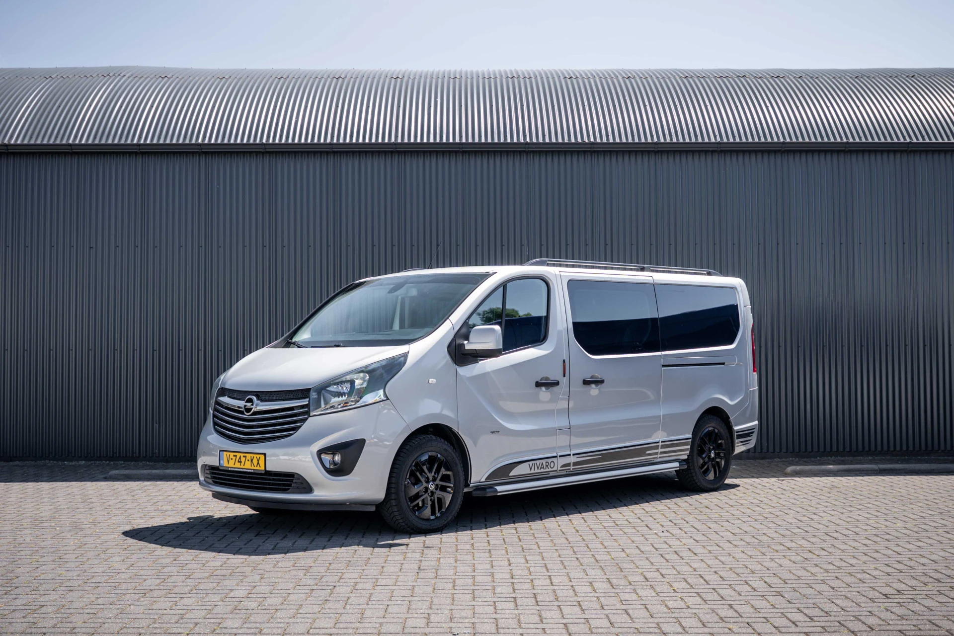 Opel Vivaro 2018 - 1.6 CDTI L2H1 | 146 PK | DC 5-Zits | MARGE | Cruise | Camera | Zijschuifdeur R+L | Airco | Trekhaak afbeelding 1