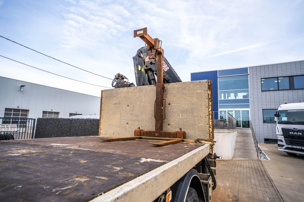 Renault 2017 - C 480 -6X4 + HIAB 14T/m/3ext. imagen 11