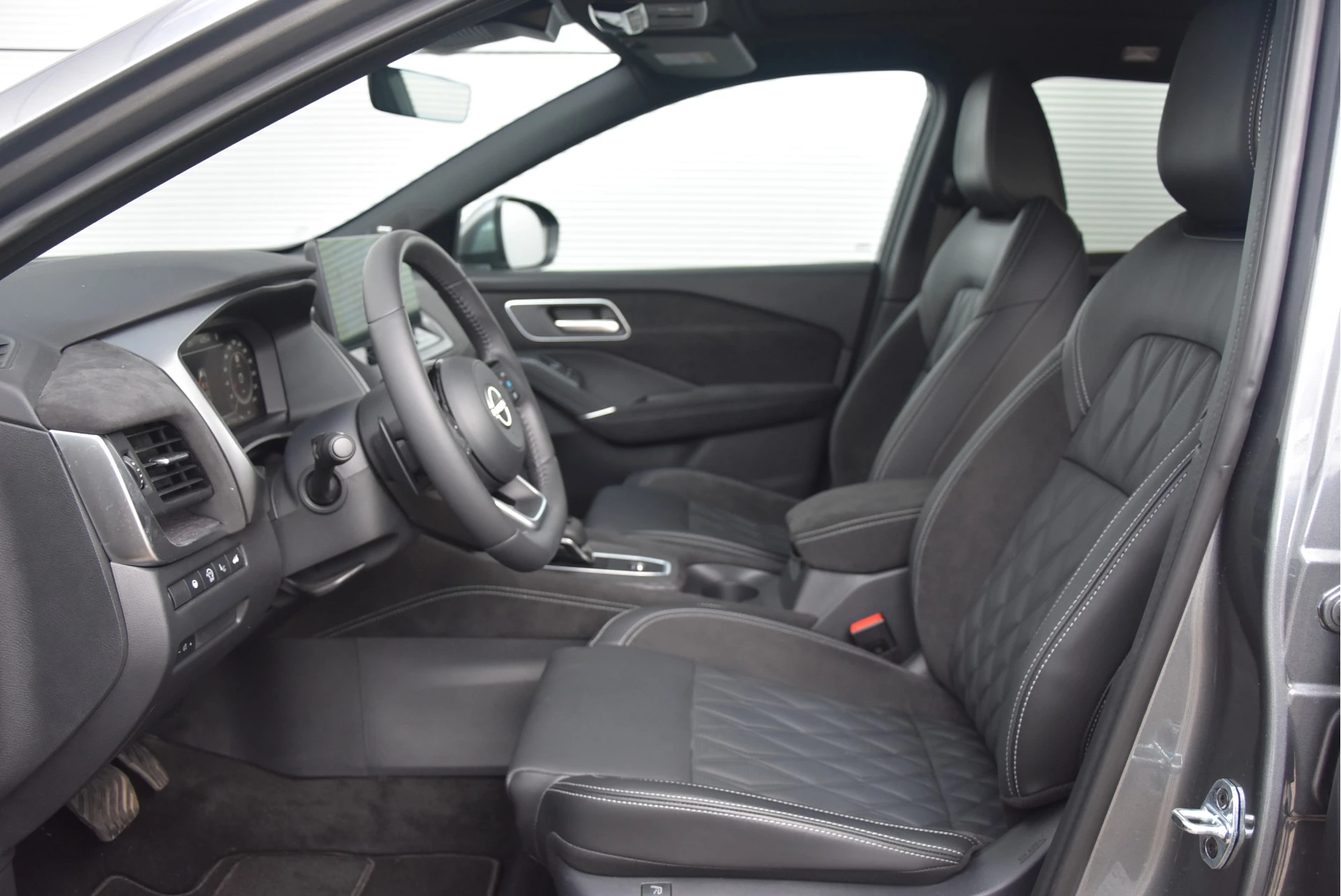 Nissan QASHQAI 2025 - 1.3 MHEV Xtronic Tekna Plus | obrázek 27