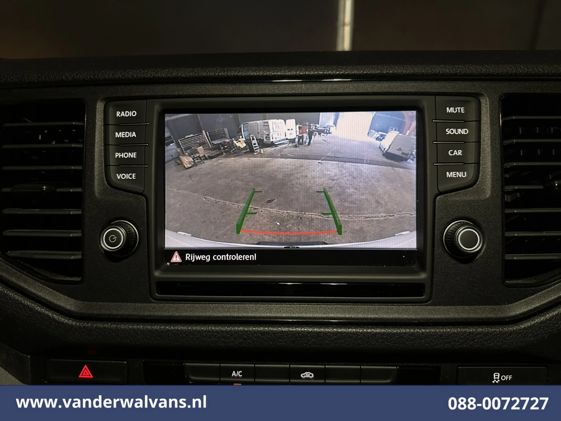 Volkswagen Crafter 2020 - 2.0 TDI 140pk L3H3 L2H2 Euro6 Airco | Camera | Apple Carplay | Cruisecontrol image 5
