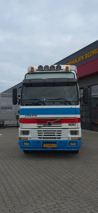 Volvo FH 1996 - 16 Very beautiful Volvo FH16 520, lots of horsepower, pulls like crazy obrazek 12
