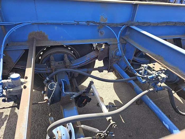 Renders 2 axle 20 ft container chassis steel springs bpw drum heavy duty 1996 image 23