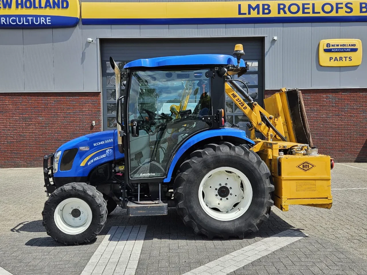 New Holland 2003 - Boomer 3050 met Bos Maaiarm afbeelding 8