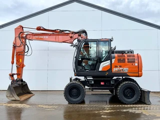 Hitachi 2022 - ZX150W-7 - Blade / Triple Boom / Auto Greasing na prodej