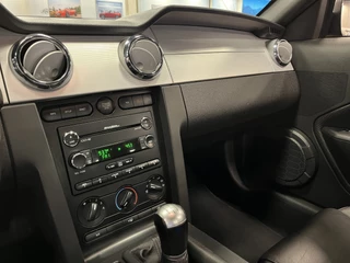 Ford Mustang 2009 - Coupe 4.6i V8 GT Premium 45th Anniversary Edition obrazek 62