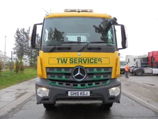 Mercedes-Benz Antos 1824 2015 - 4X2 image 2