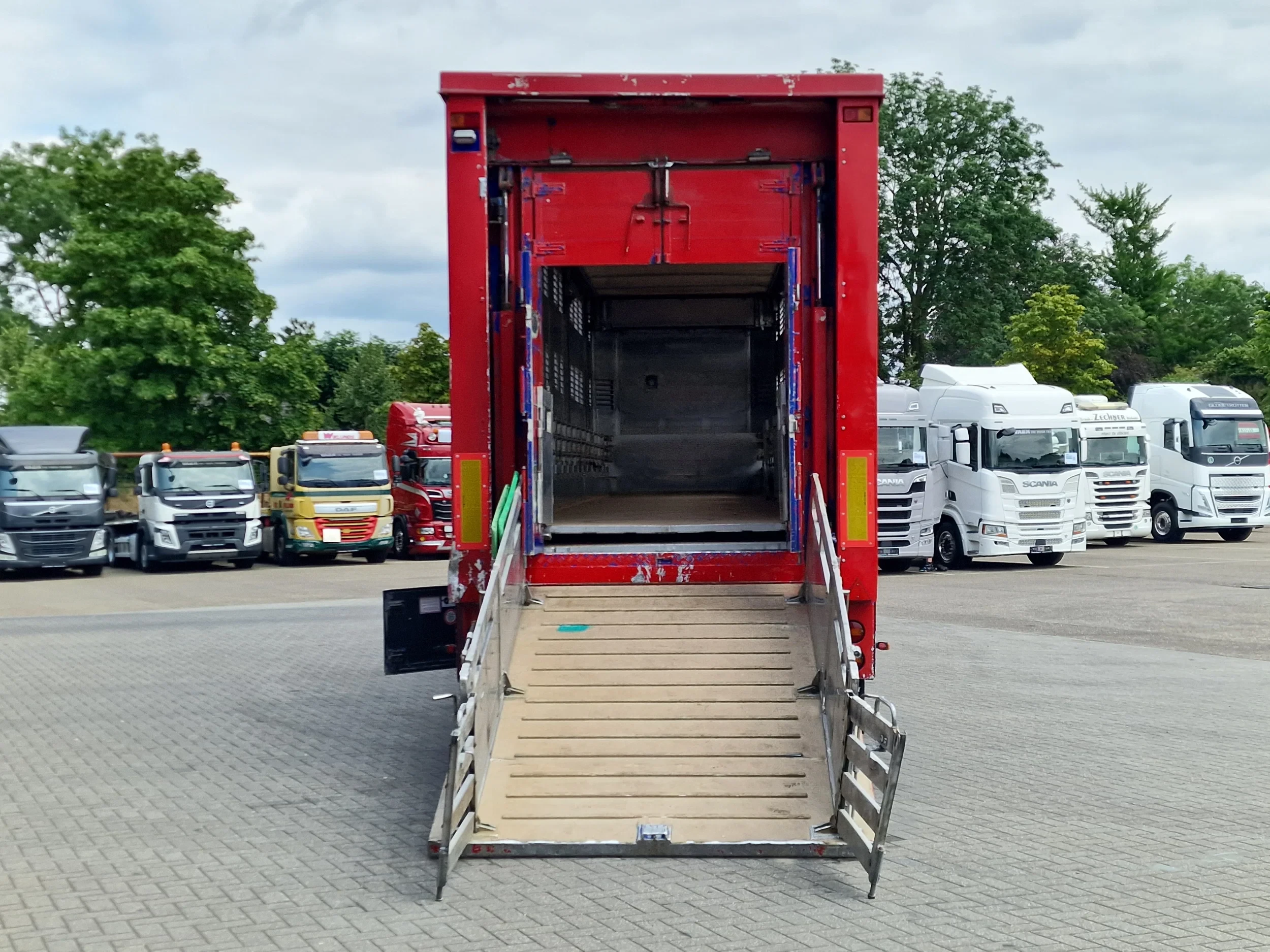 Finkl 2006 - 3 deck - lift- water - vans - steering axle afbeelding 7