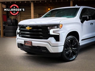 Chevrolet Silverado 2024 - High Country 6.2 V8 420 PK, obrazek 2