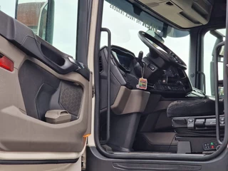 Scania R 2017 - R500 NGS 6x2 - Food tipper 4 compartments - Loadlift - Compressor - Retarder - Full air obrazek 19