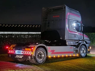 Scania T 2002 - T164-580 V8 Topline 4x2 - Original Torpedo/Hauber - Retarder - 4.70 WB - PTO/Hydraulic - Light bar - Leather seats obrazek 46