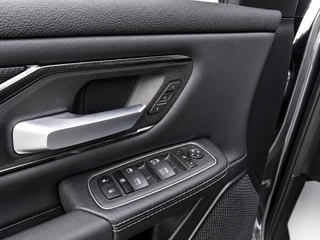Dodge Ram 1500 2024 - 5.7 V8 4x4 Crew Cab Sport | Incl. Tonneau cover | Special striping| Wide boddy | Fuell velgenset| imagem 30