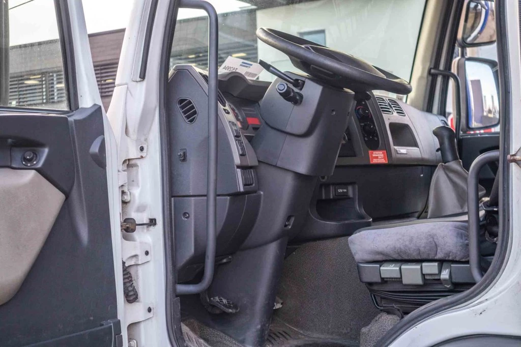 Renault 2011 - PEMIUM LANDER 340 DXI-6X2 Bild 8