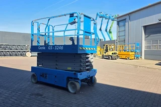 Genie 2015 - GS3246 Electric, Working Height 11.75 m, 318kg Cap image 2 miniature