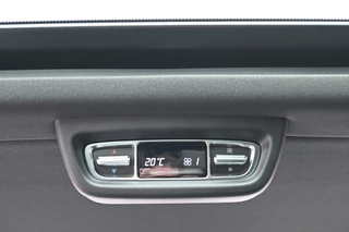 Mercedes-Benz V-Class 2024 - 300d 4-MATIC AMG DC Avantgarde obrazek 13