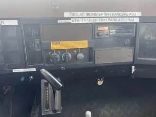 International 4600 1989 - 4x2 210HP + TEUPEN hyLIFT obrazek 21
