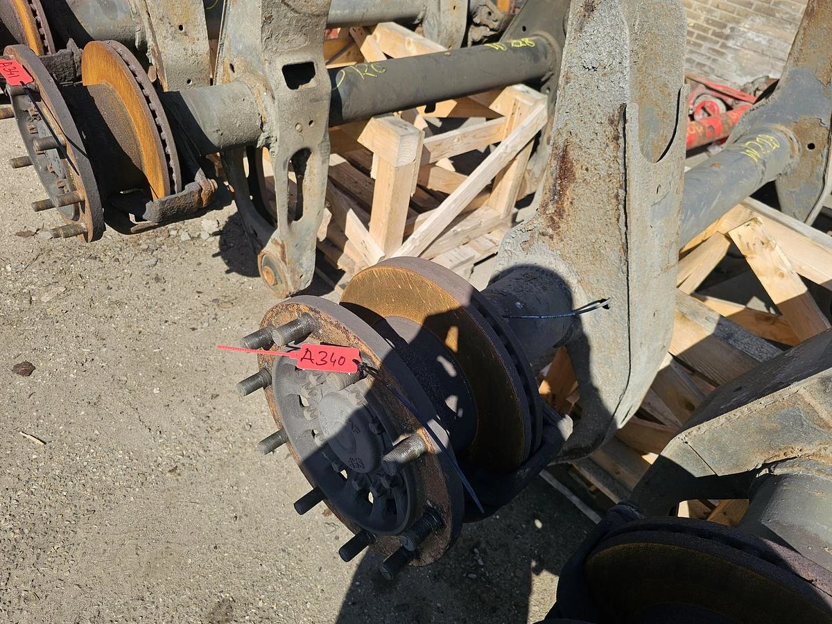 SAF SKRB9019W/ TRAILER AXLE 9 TON / DISC. 2002 image 1