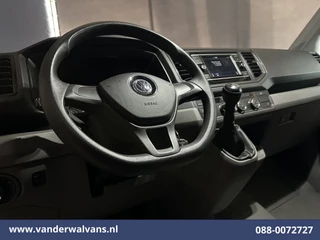 Volkswagen Crafter 2022 - 2.0 TDI 141pk L3H3 L2H2 Euro6 Airco | Camera | Apple Carplay | Massagestoel | Cruisecontrol image 14