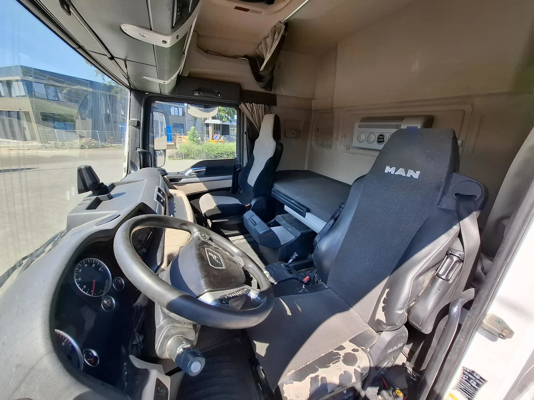 MAN TGX 2018 - 18.500 / INTARDER / HYDRAULICS / 725321 KM / PARK-AIRCO / ALCOA / FRIDGE / LWDS / AUTOMATIC / EURO-6 / 2018 immagine 25