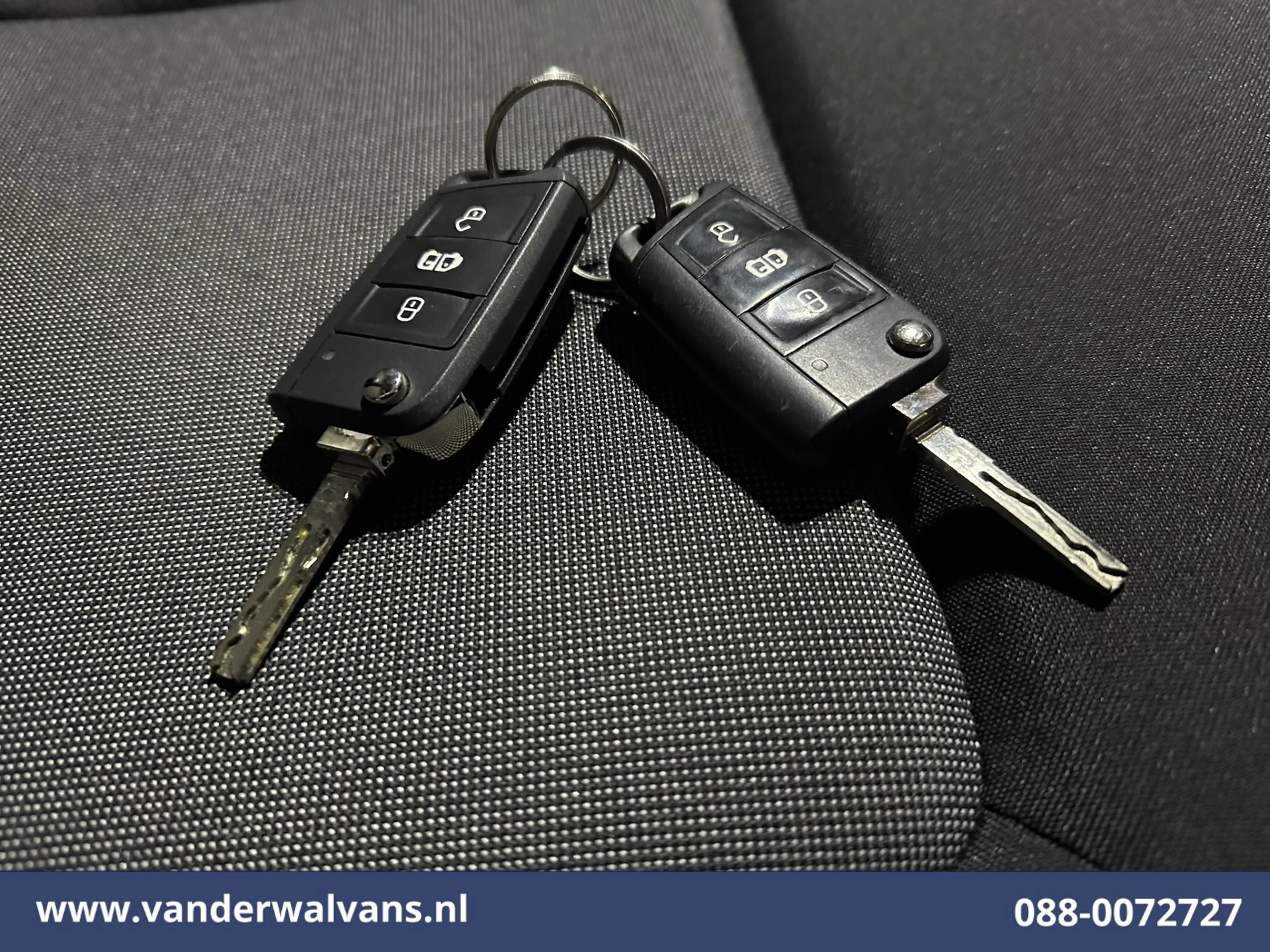 Volkswagen Crafter 2020 - 2.0 TDI 140pk L3H3 L2H2 Euro6 Airco | Navigatie | Apple Carplay | Cruisecontrol image 17