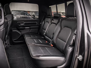 Dodge Ram 1500 2024 - Laramie Night Edition obrazek 14