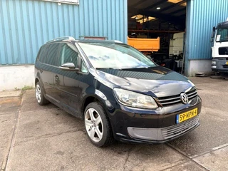 Volkswagen Touran 2010 - 1.2TFSI 5-DOORS MPV (6 GEARS MANUAL GEARBOX / AIRCONDITIONING / LM-WHEELS) afbeelding 2 miniatuur