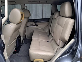 Mitsubishi Pajero 2015 - GLS 3.5 - V6 , 4x4 , 7 Pers., Full Option image 14