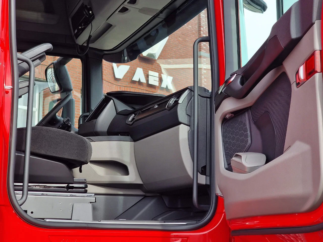 Scania S 2025 - S460 Highline 4x2 - Lowdeck - New - Retarder - Night clima - 2x tank - Led - Full spoiler Bild 21