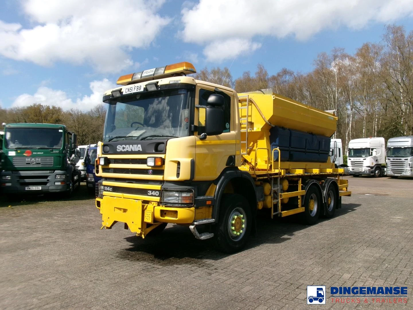 Scania P114-340 CB 6X6 RHD gritter / snow plough 2001 image 1