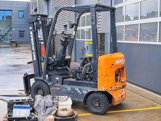 Doosan 2008 - D15S-5 afbeelding 3 miniatuur