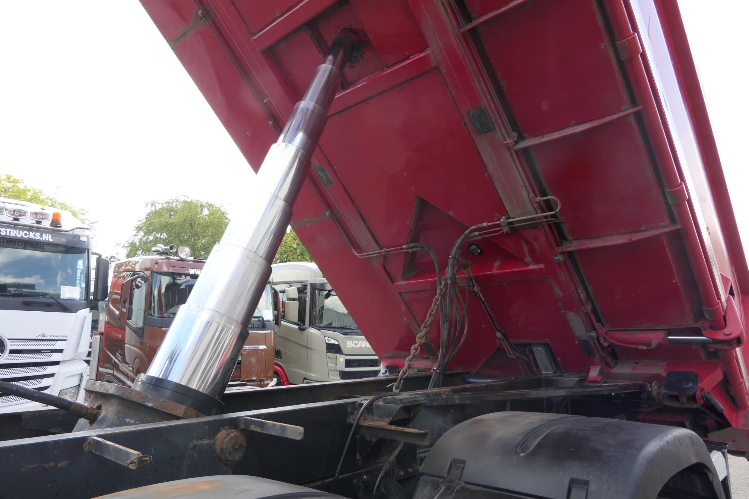 MAN TGS 2014 - 26.480 | 6X6 | 2 Side Tipper + Hydraulic dust cover | PALFINGER Q170Z84TI + Easy fold | 665130Km | 2014 | Full Steel | Drum brakes | Trailer coupling | TUV/MOT/APK 08-2026 | NL-Truck afbeelding 10