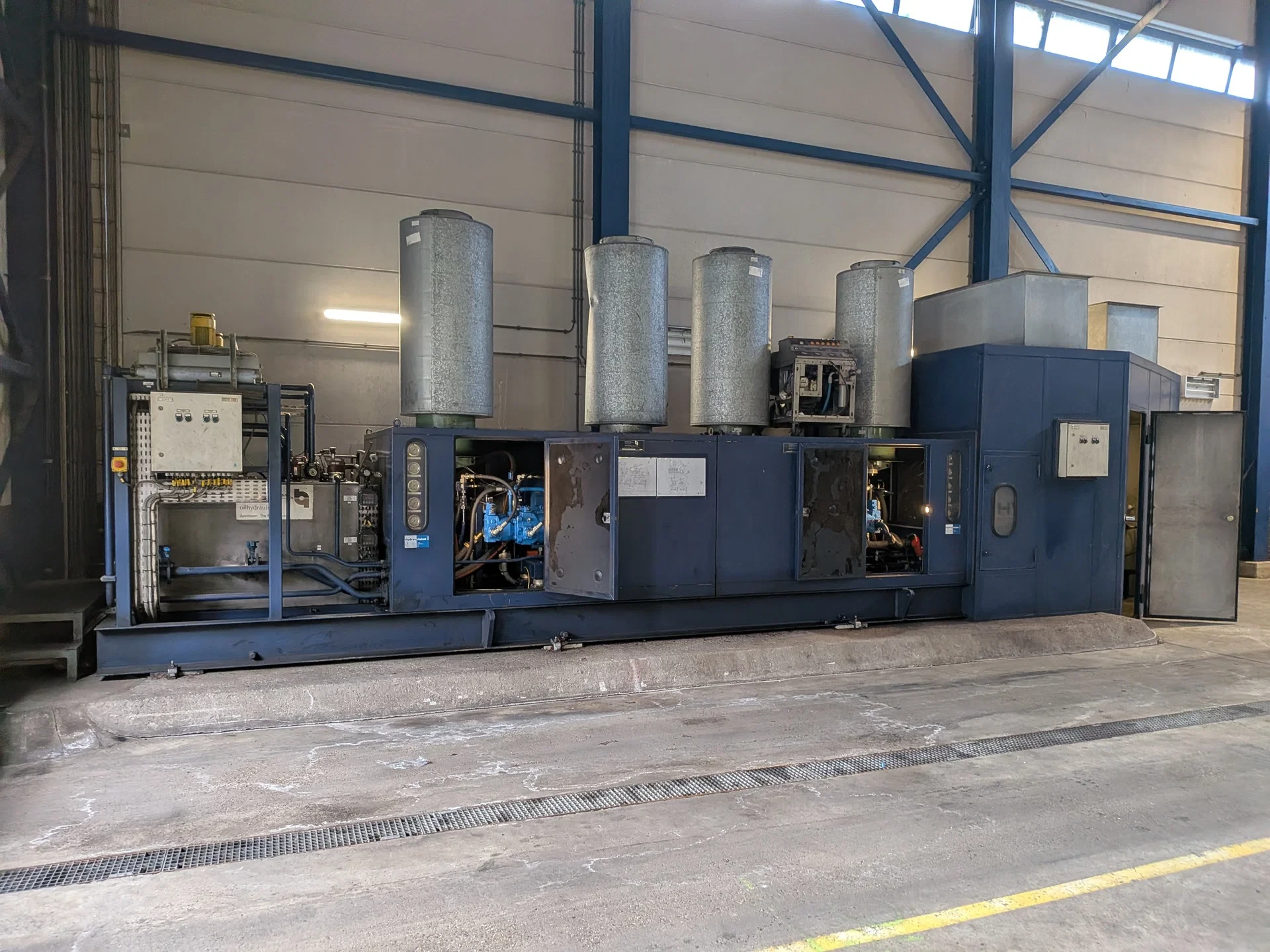 Parker 1999 - Aggregaat voor hydraulische pompen in container image 1