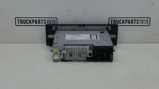 Mercedes-Benz MB - Electrical System Radio MP4 zdjęcie 2 miniatura