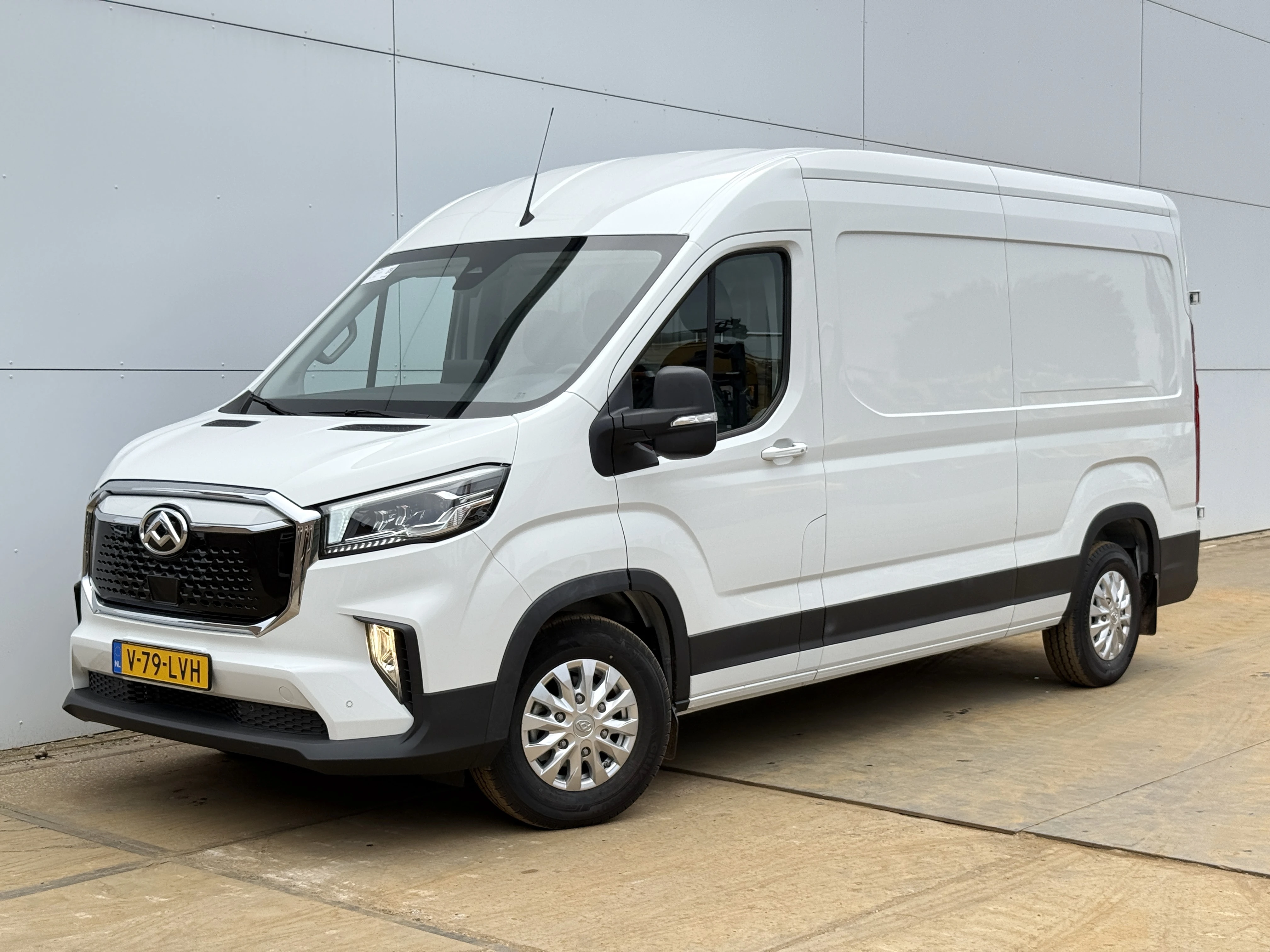 Maxus eDeliver9 2025 - 89kWh 204PK Nieuw! Elektrisch L3H2 355km WLTP Snelladen Adaptieve Cruise Airco LED Carplay Camera Stoelverwarming Parkeersensoren v+a image 1