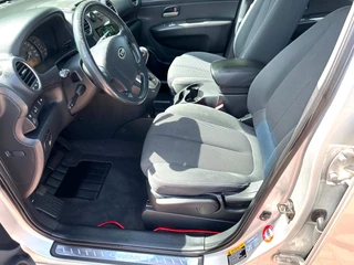 Kia Carens 2007 - 2.0 CVVT X-ecutive Automaat 144 PK Benzine zdjecie 15