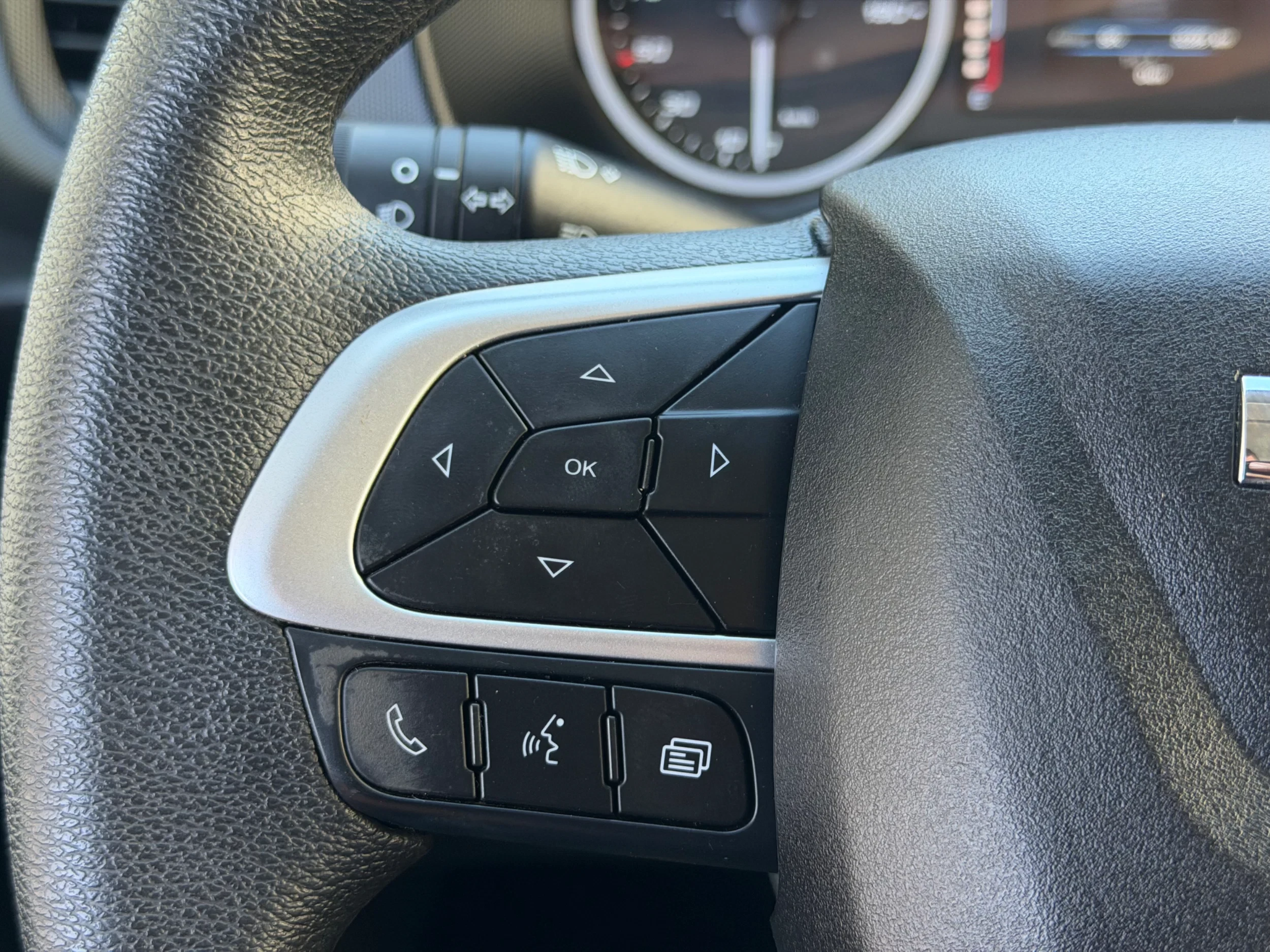 Iveco Daily 2023 - 35C18 Dubbelcabine Openlaadbak Automaat Airco Cruisecontrol Trekhaak Bild 17