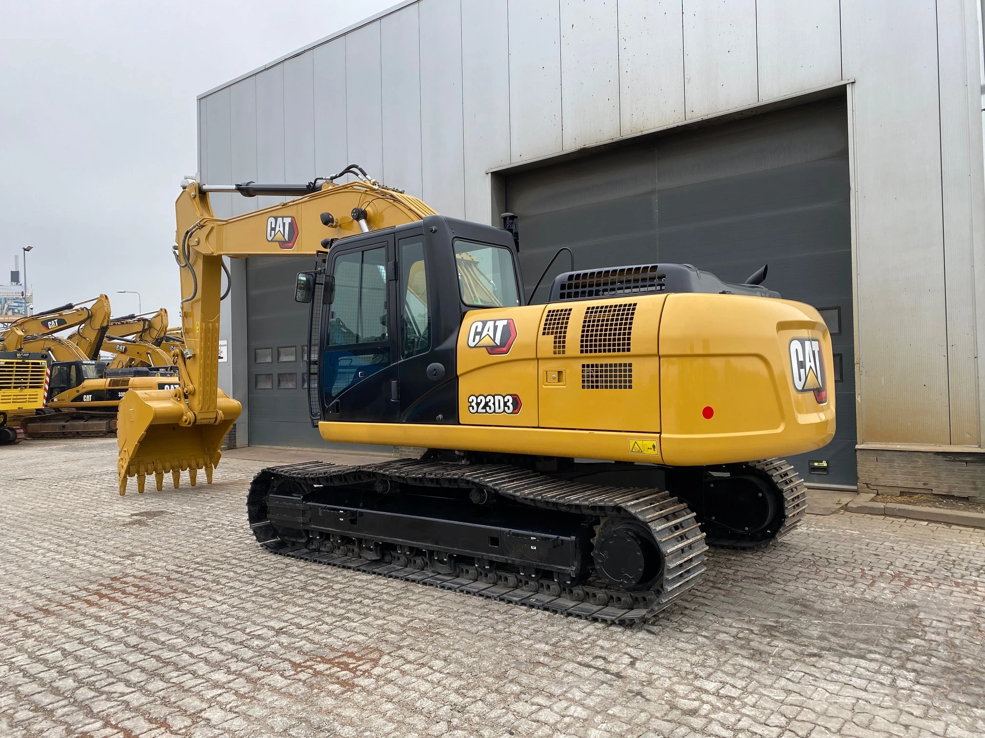 Caterpillar 323D3 2022 obrázek 3