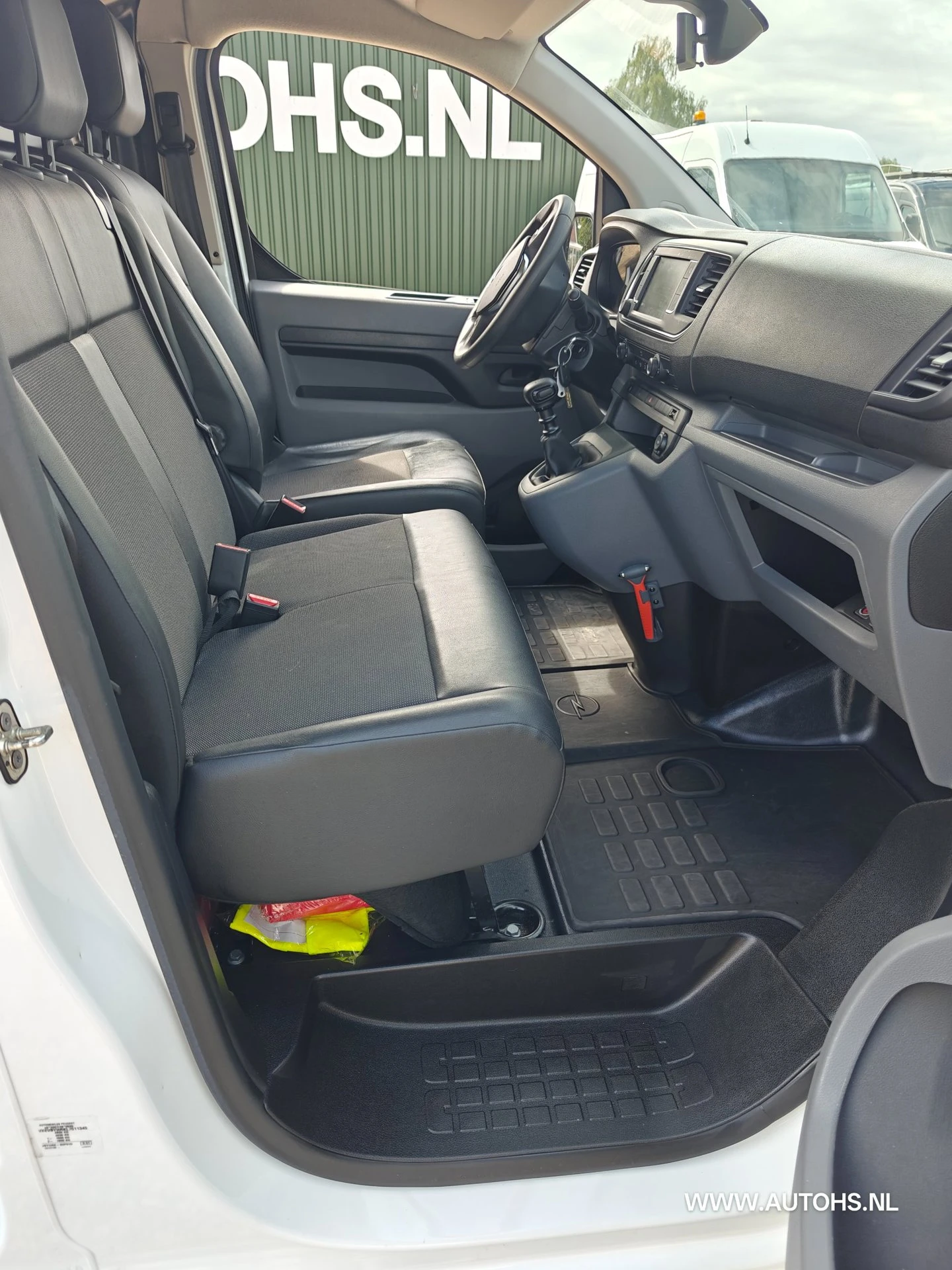 Opel Vivaro 2020 - 1.5 CDTI L2H1 , Werkplaats inrichting , Euro 6 , 1e Eig. Camera , navi , cruise , in pracht staat. afbeelding 25