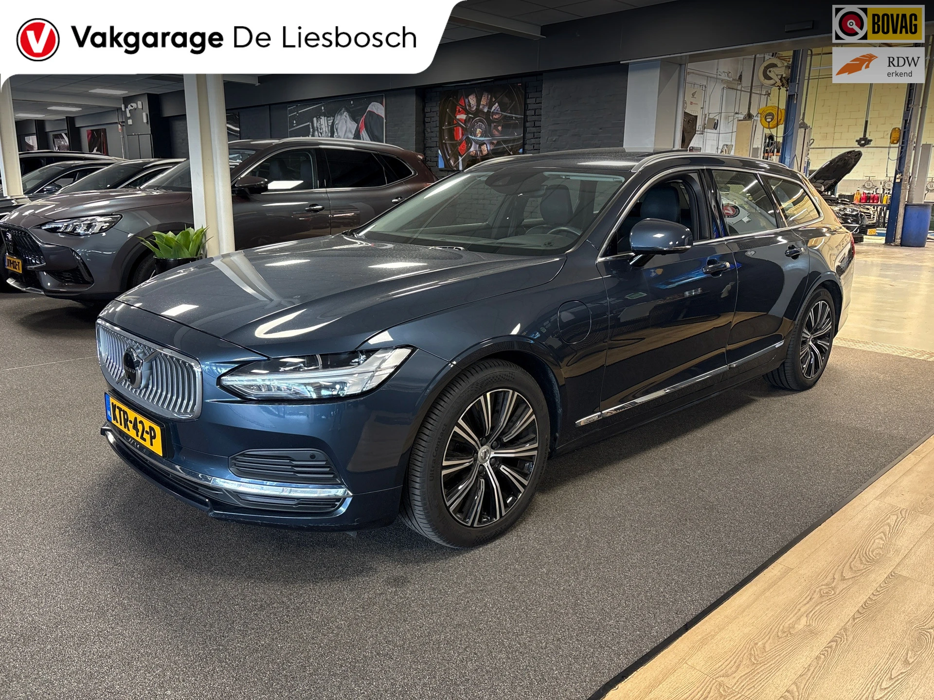 Volvo V90 2021 - 2.0 T6 AWD R-Design/pano/leer/harman kardon/navi/camera/head up afbeelding 1