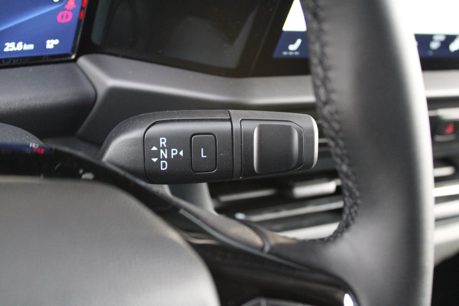 Ford E-Transit Custom 2025 - 340 L2H1 Limited 65 kWh 218pk - 2x Schuif - LED - 360 Camera - B&O - ACC - Navi - Stoel/Stuurverwarming - Rijklaar afbeelding 29