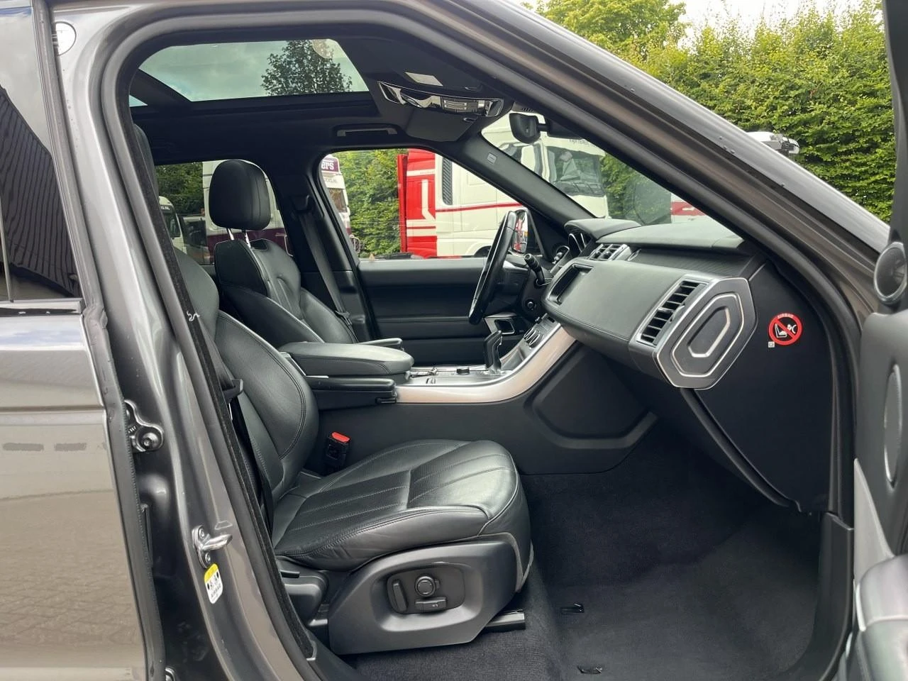 Land Rover Range Rover Sport 2017 image 12