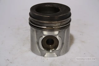 Renault N/A - Engines & Parts Renault DCI4 Zuiger Gebr. obrazek 2