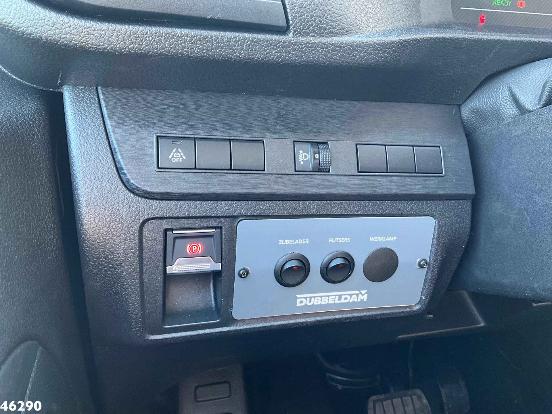 Peugeot e-Expert 2026 - 100% elektrisch kippende zijlader obrázek 16